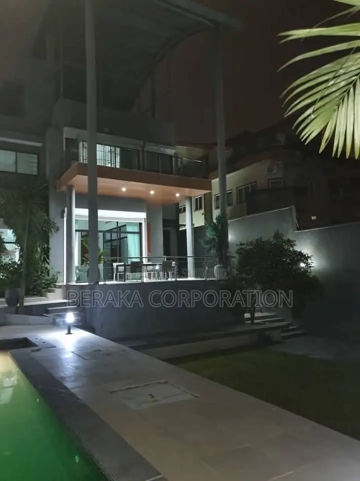 17chbre Duplex dans Beraka Corporation, Cocody à Vendre
