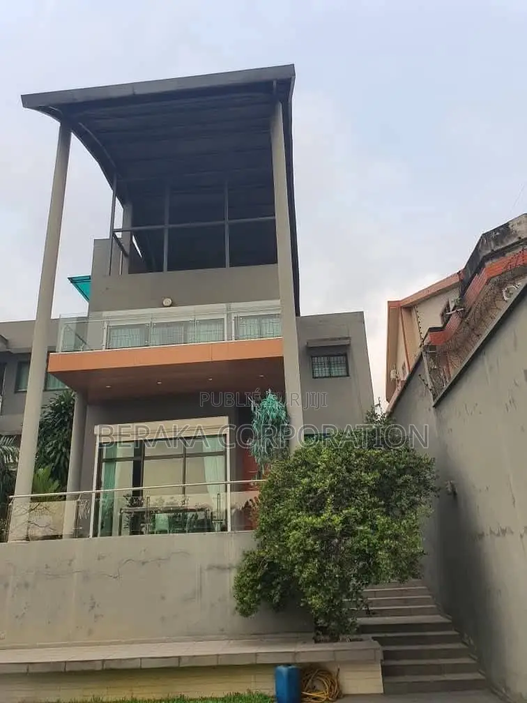 17chbre Duplex dans Beraka Corporation, Cocody à Vendre