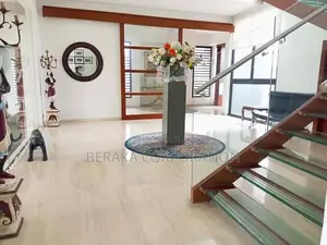 17chbre Duplex dans Beraka Corporation, Cocody à Vendre