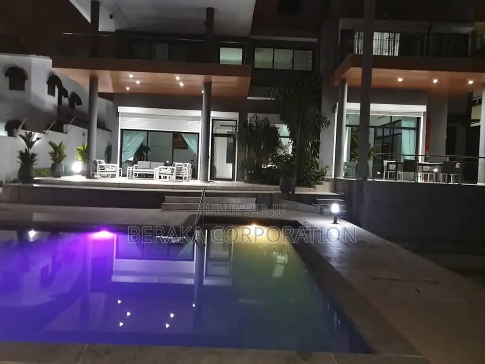 17chbre Duplex dans Beraka Corporation, Cocody à Vendre