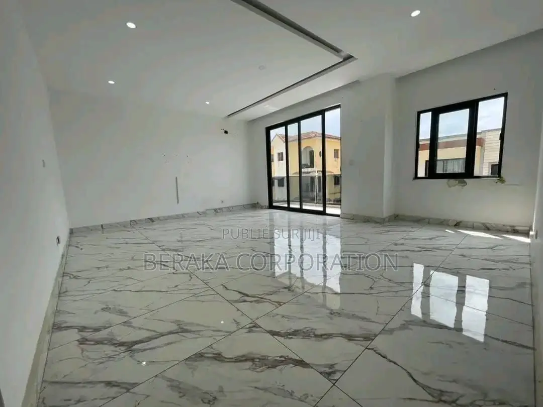 12chbre Blocs d'appartements dans Beraka Corporation, Cocody à Vendre