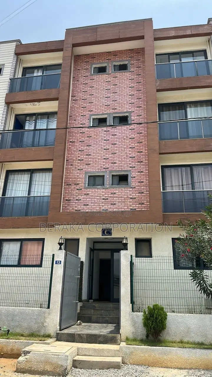 12chbre Blocs d'appartements dans Beraka Corporation, Cocody à Vendre