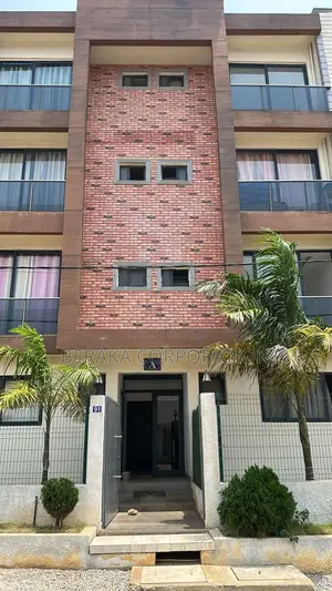 12chbre Blocs d'appartements dans Beraka Corporation, Cocody à Vendre