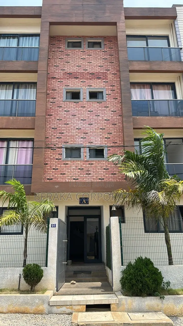 12chbre Blocs d'appartements dans Beraka Corporation, Cocody à Vendre