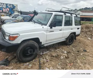 Toyota Land Cruiser 2012 Blanc