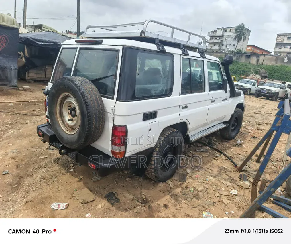 Toyota Land Cruiser 2012 Blanc