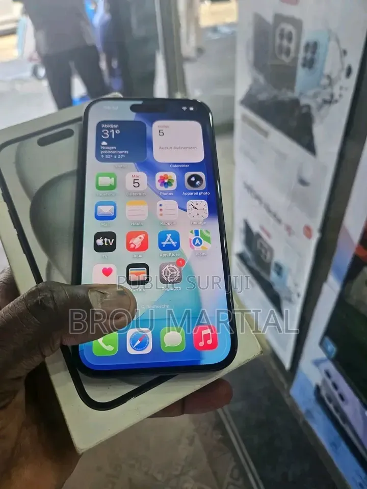 Nouveau Apple iPhone 15 256 GB Noir