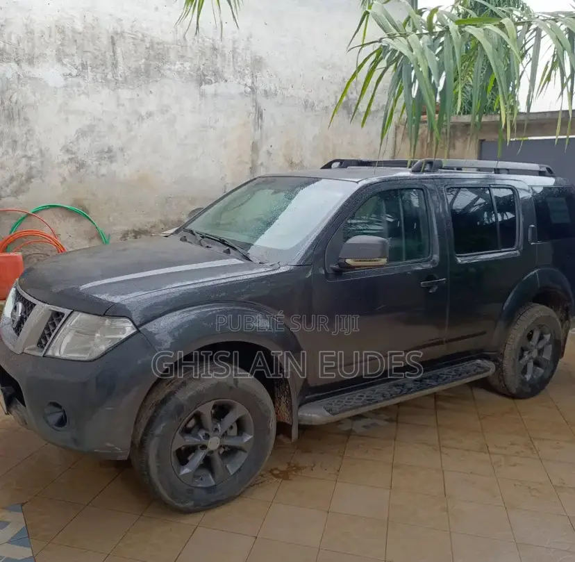 Nissan Pathfinder Platinum 4dr 4x4 (3.5L 6cyl) 2017 Noir