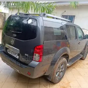Nissan Pathfinder Platinum 4dr 4x4 (3.5L 6cyl) 2017 Noir