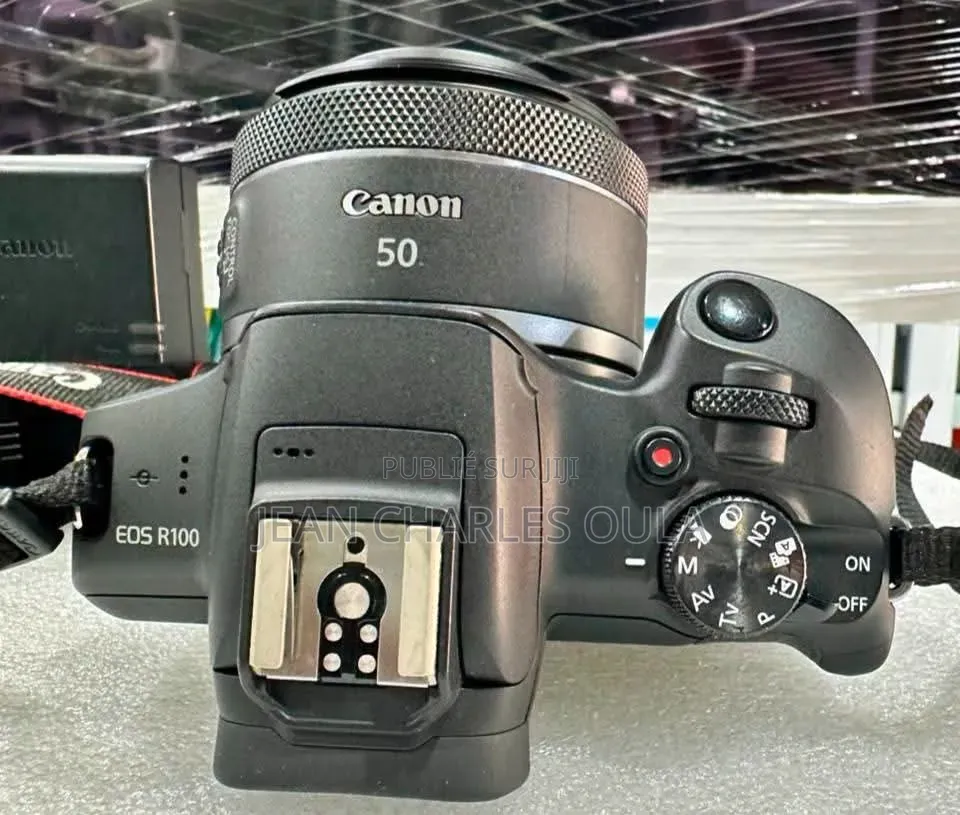Canon Eos R100 + Rf 50mm F1.8