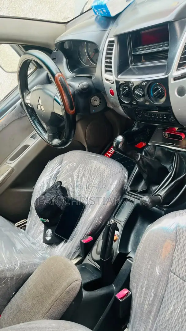 Mitsubishi Pajero 2012 Gris