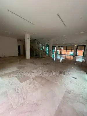 7chbre Villa dans Massa Immobilier, Cocody à Louer