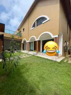 7chbre Villa dans Massa Immobilier, Cocody à Louer
