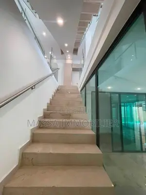 7chbre Villa dans Massa Immobilier, Cocody à Louer