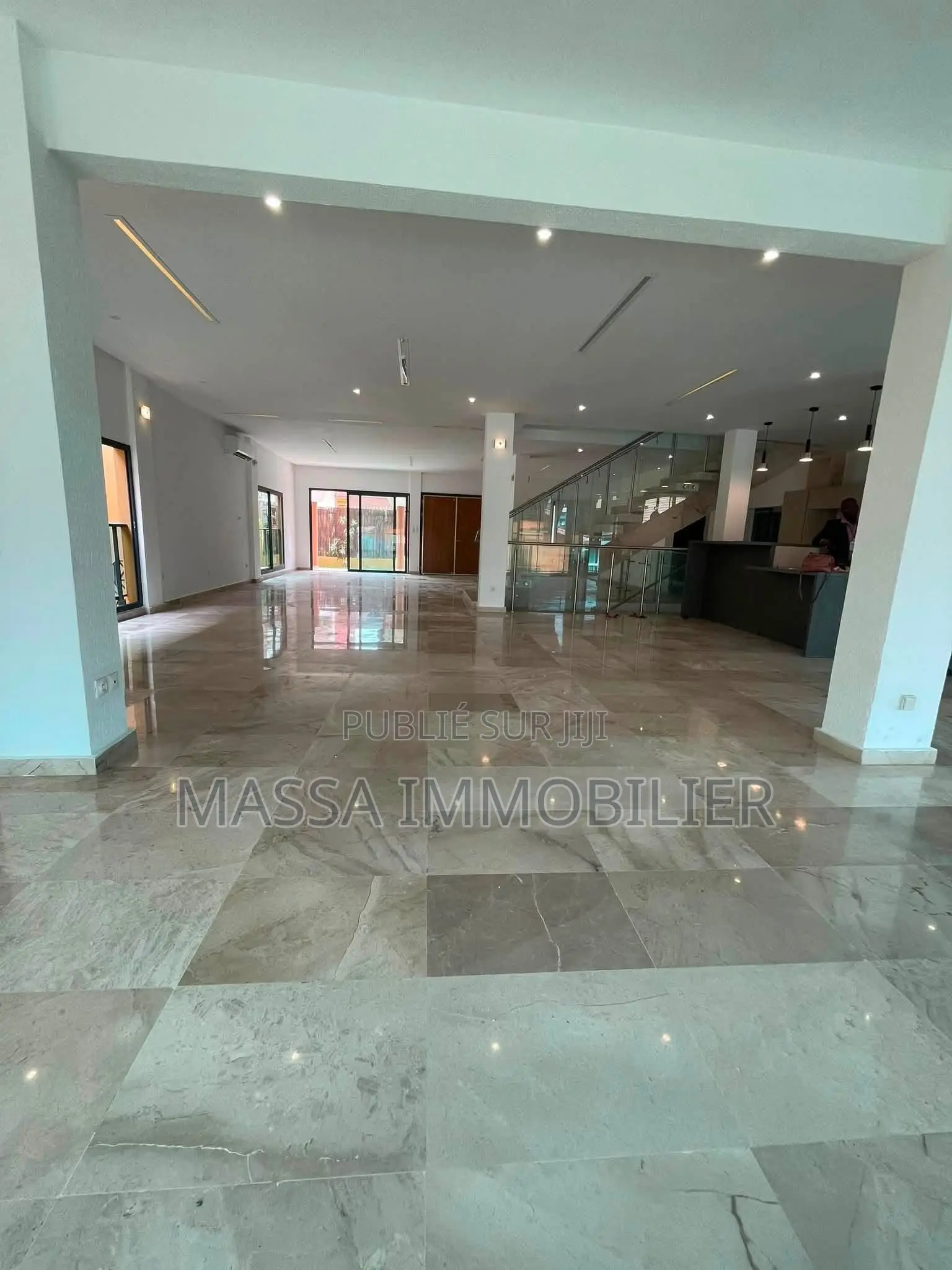 7chbre Villa dans Massa Immobilier, Cocody à Louer