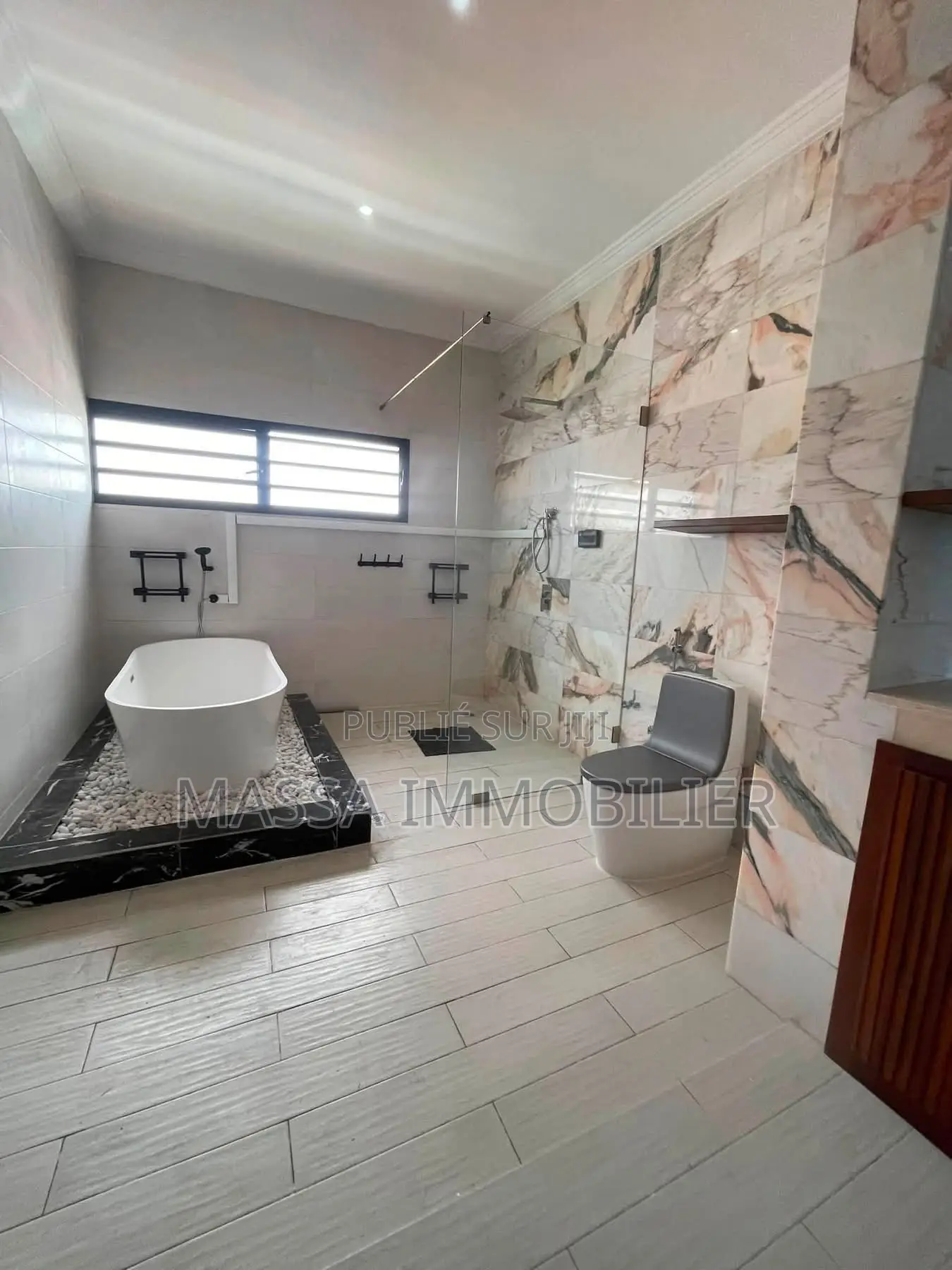 7chbre Villa dans Massa Immobilier, Cocody à Louer
