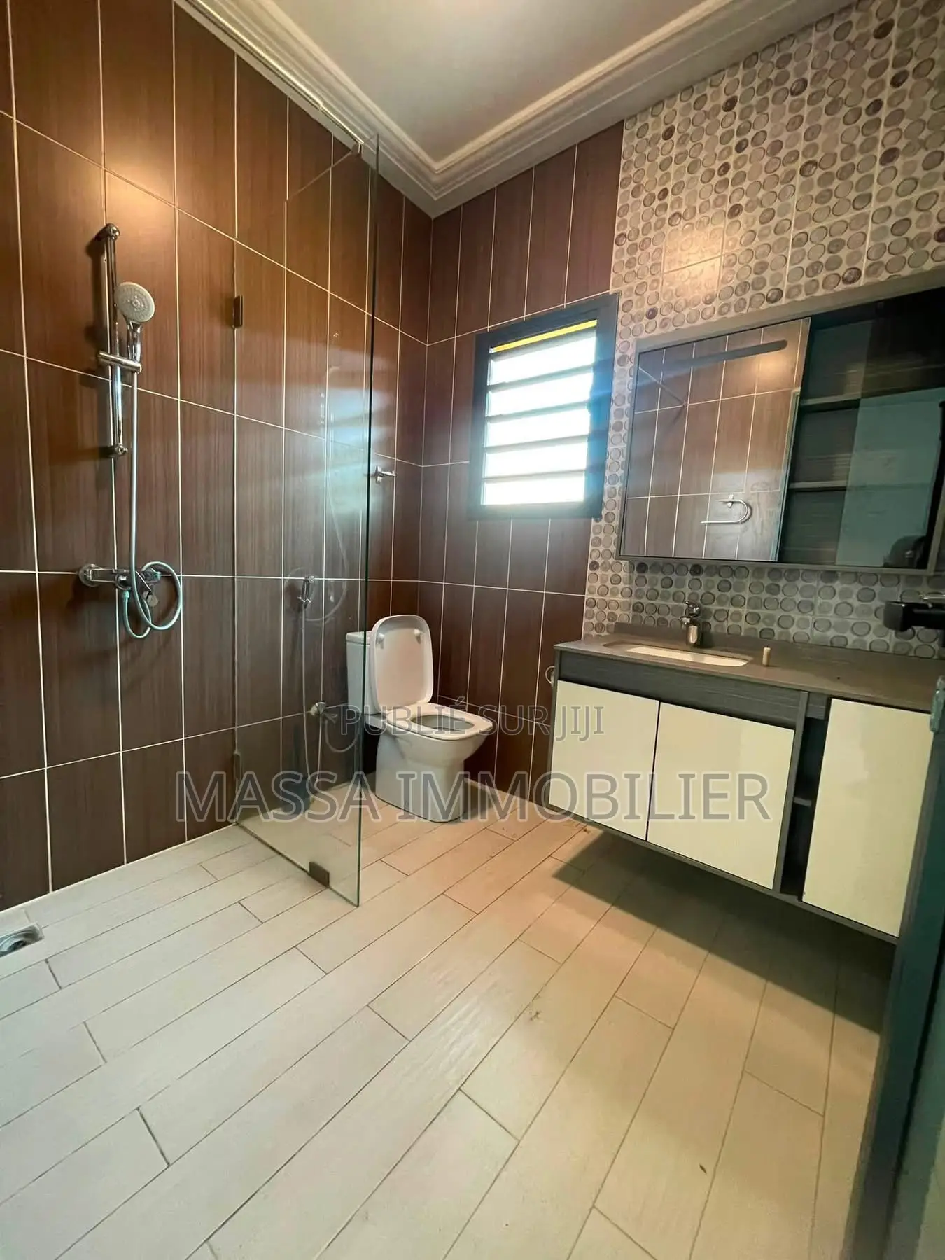 7chbre Villa dans Massa Immobilier, Cocody à Louer