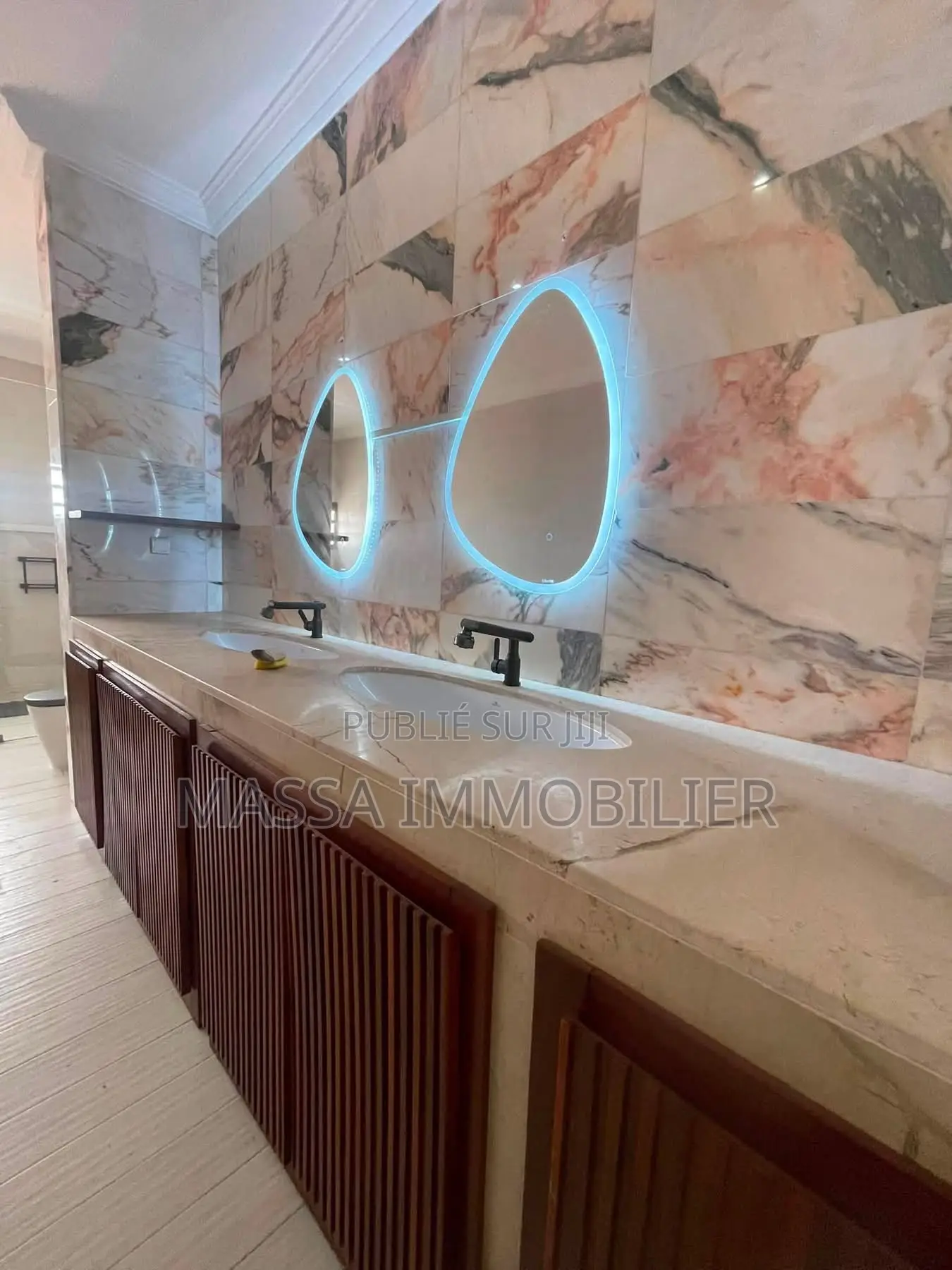 7chbre Villa dans Massa Immobilier, Cocody à Louer