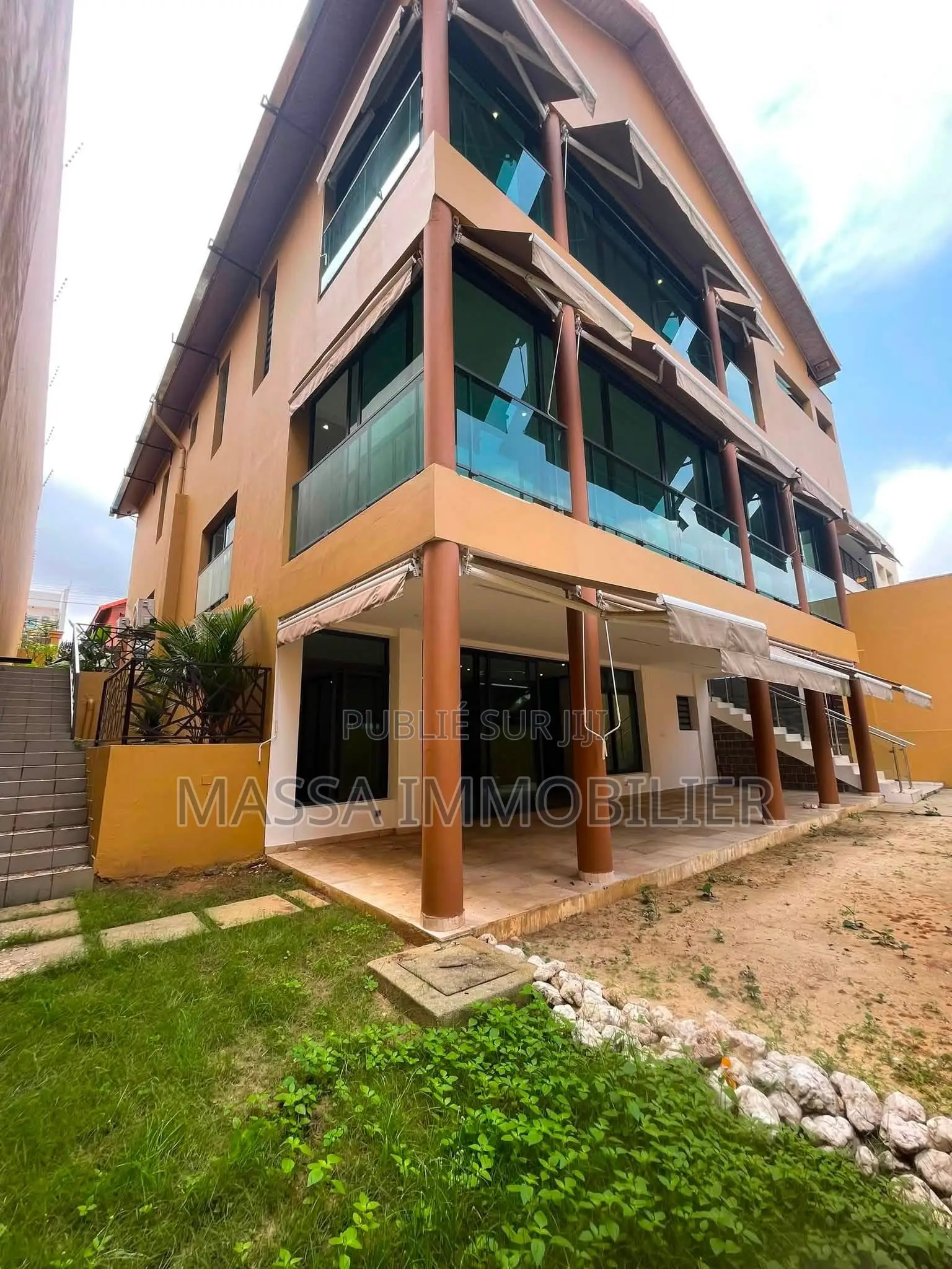 7chbre Villa dans Massa Immobilier, Cocody à Louer