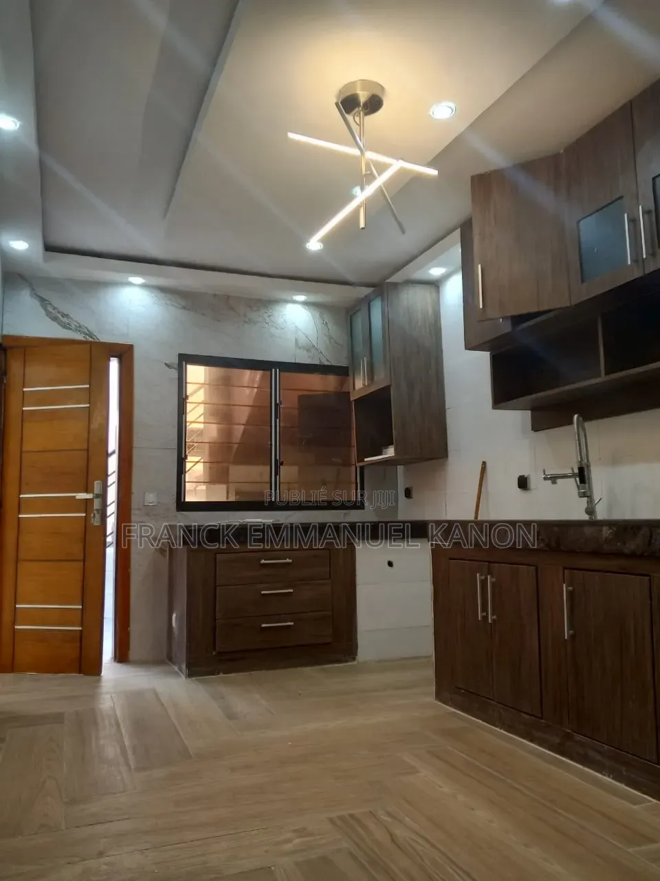 Meublé 6chbre Villa dans Appartement Ideal, Cocody à Vendre