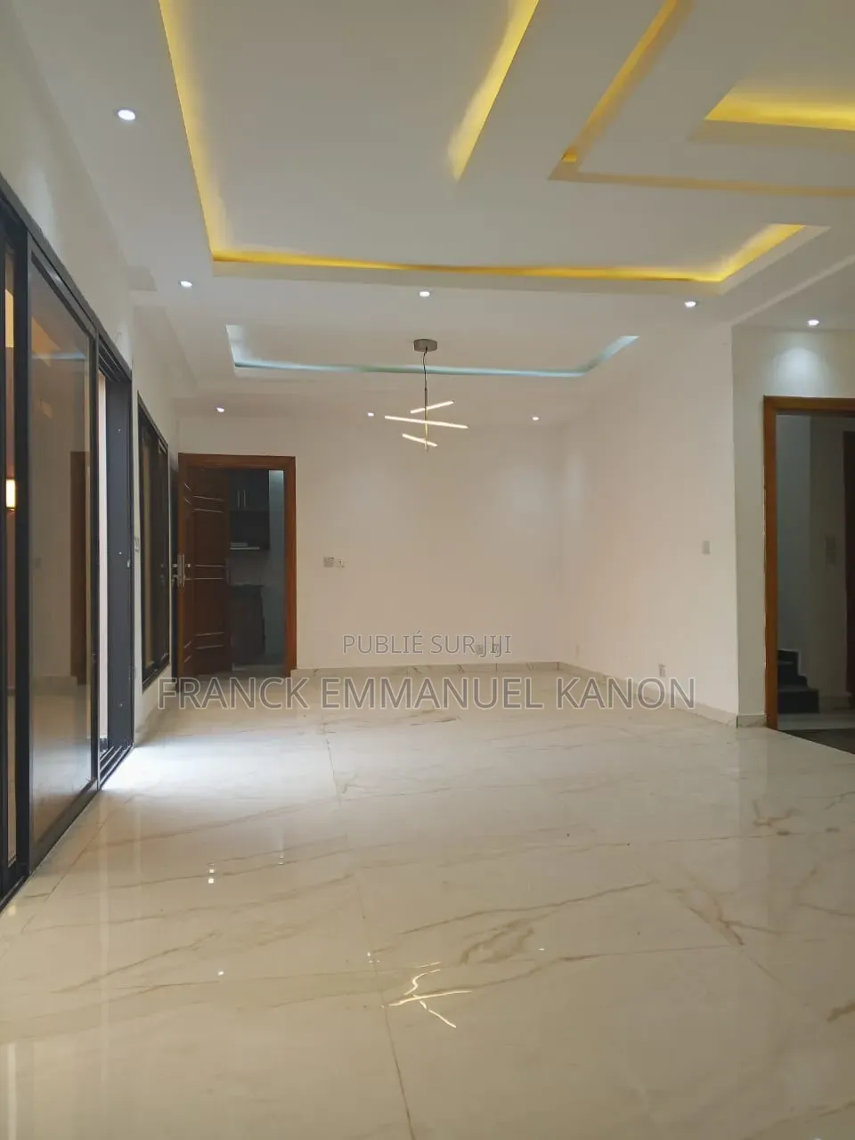 Meublé 6chbre Villa dans Appartement Ideal, Cocody à Vendre