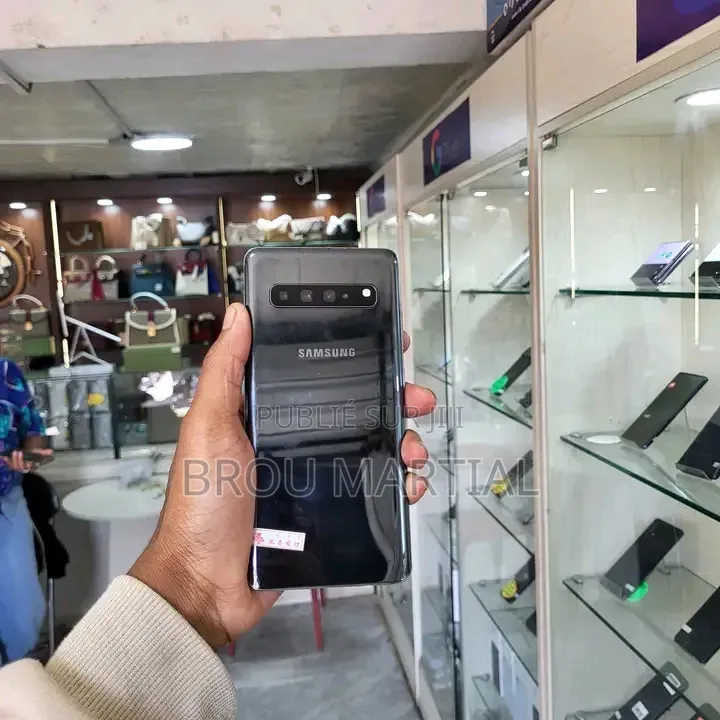 Nouveau Samsung Galaxy S10 5G 256 GB Noir