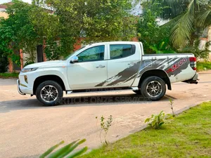 Mitsubishi L200 2022 Blanc