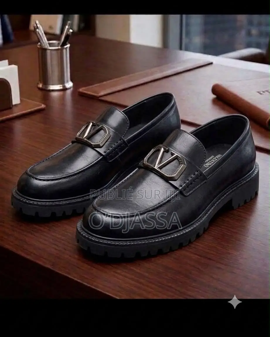 Mocassins Noirs Valentino Garavani