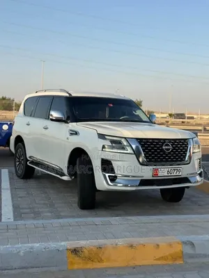 Nissan Patrol 2014 Blanc cassé
