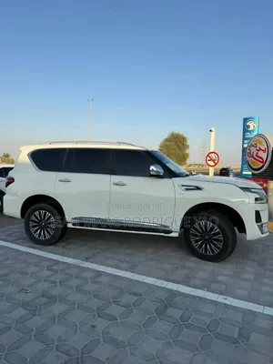 Nissan Patrol 2014 Blanc cassé