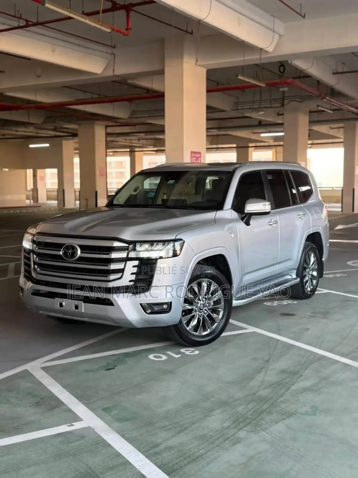 Nouveau Toyota Land Cruiser Prado 2025 Blanc cassé