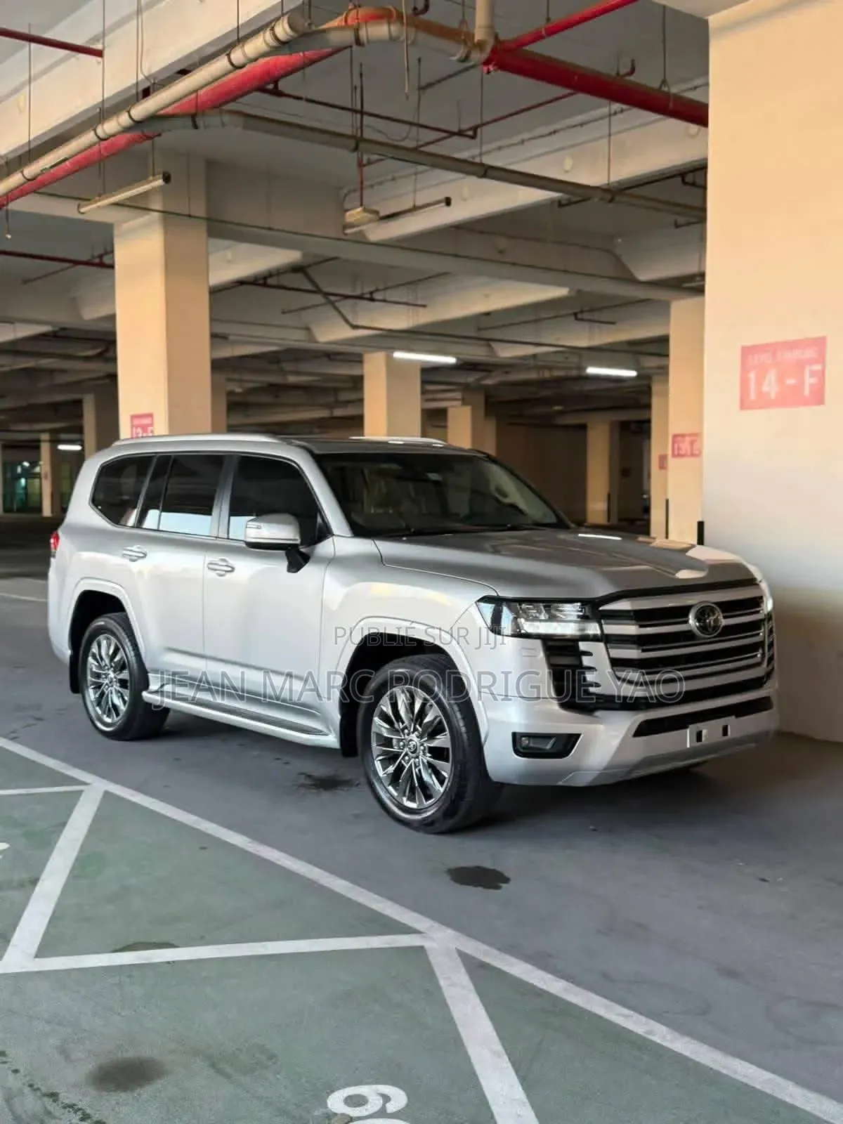 Nouveau Toyota Land Cruiser Prado 2025 Blanc cassé