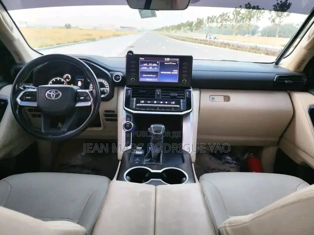 Nouveau Toyota Land Cruiser Prado 2025 Blanc cassé