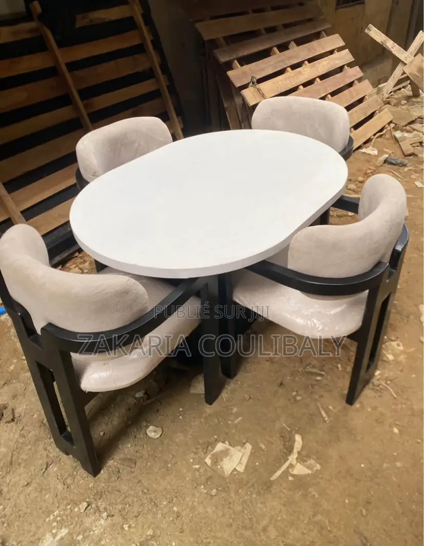 Table À Manger