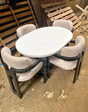 Table À Manger