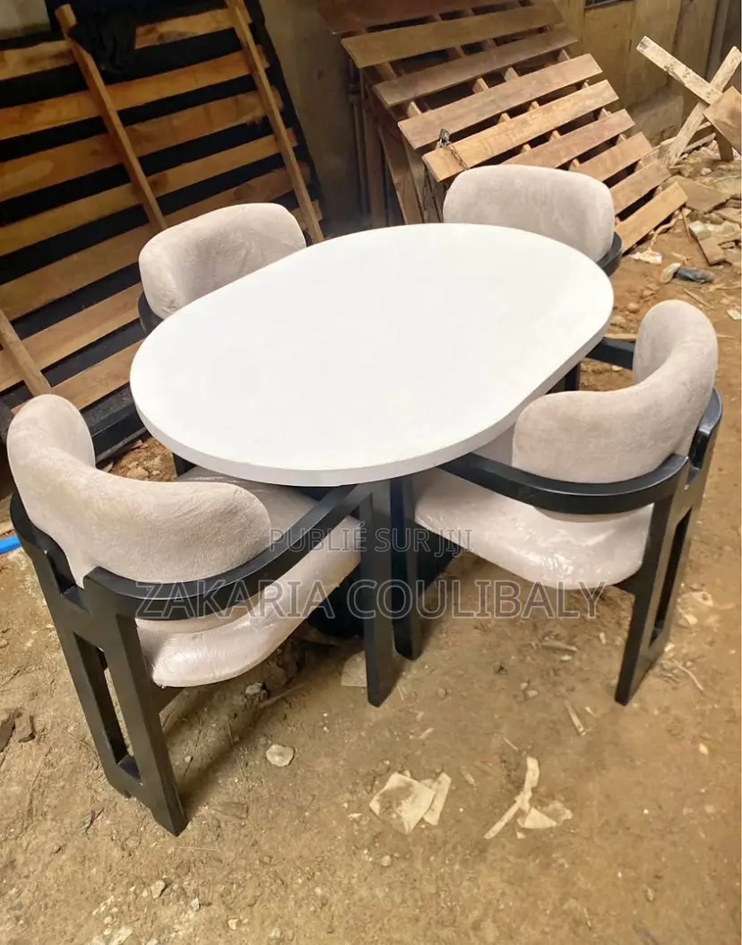 Table À Manger