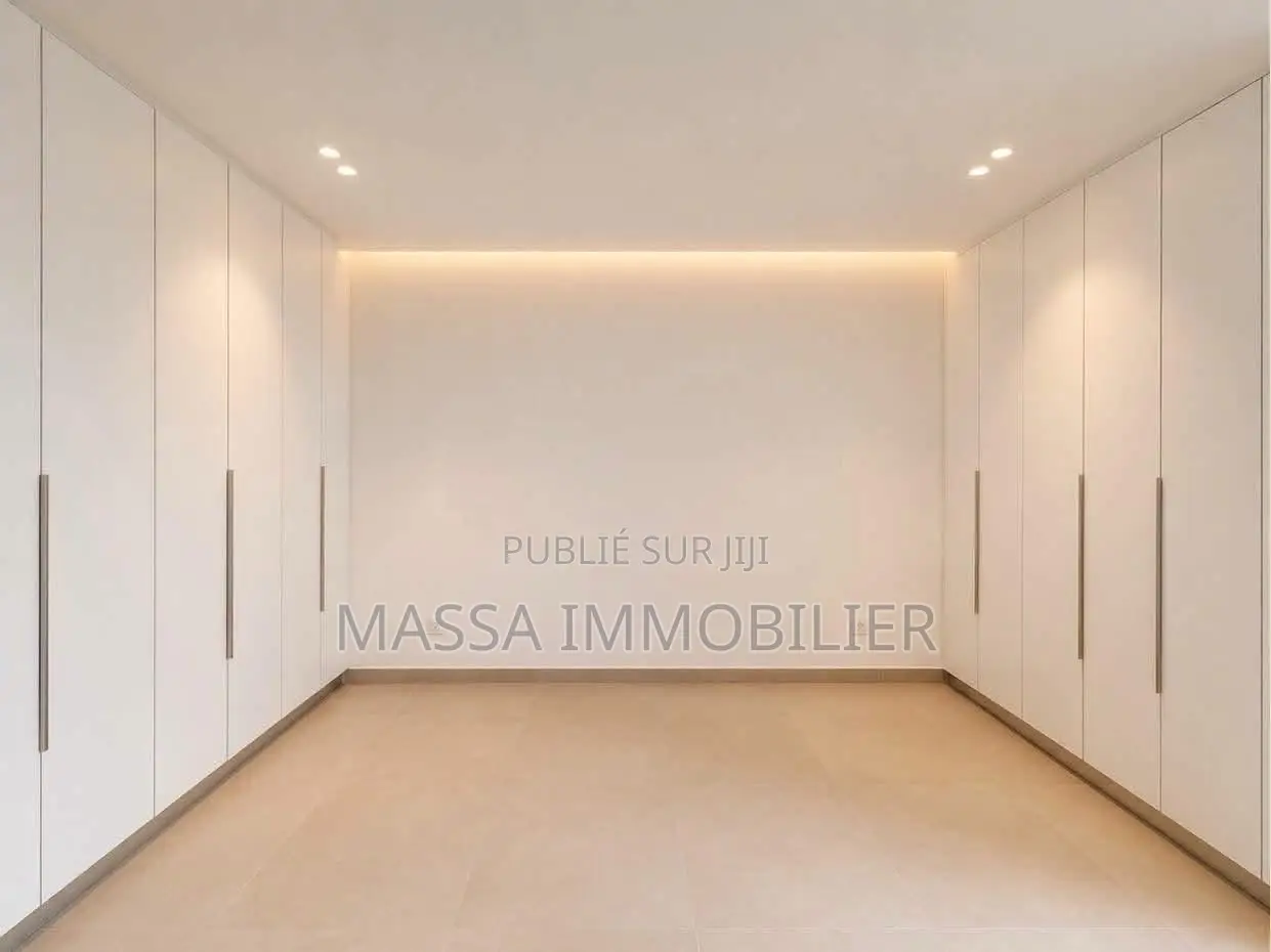 3chbre Appartement dans Massa Immobilier, Marcory à Louer