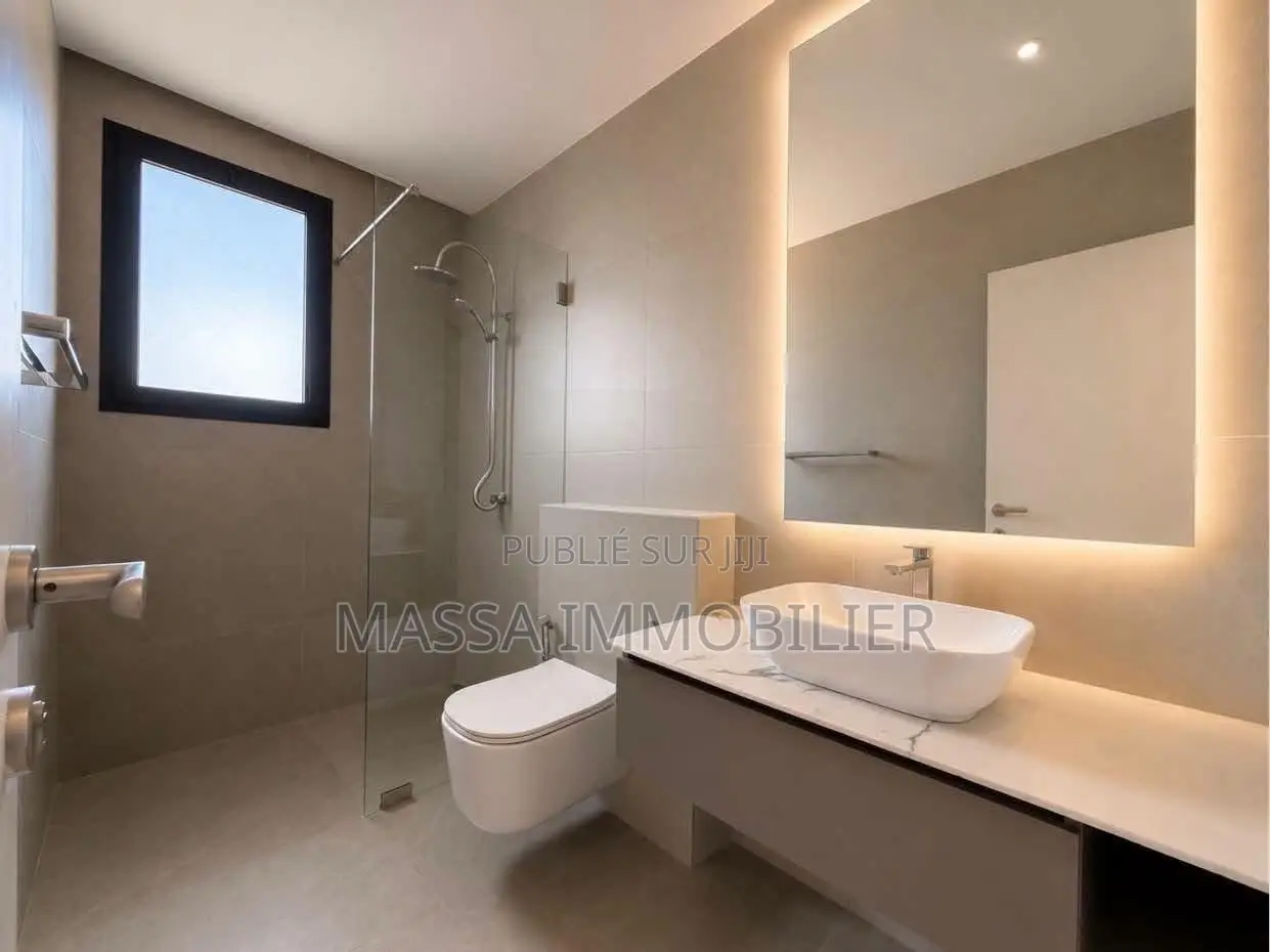 3chbre Appartement dans Massa Immobilier, Marcory à Louer