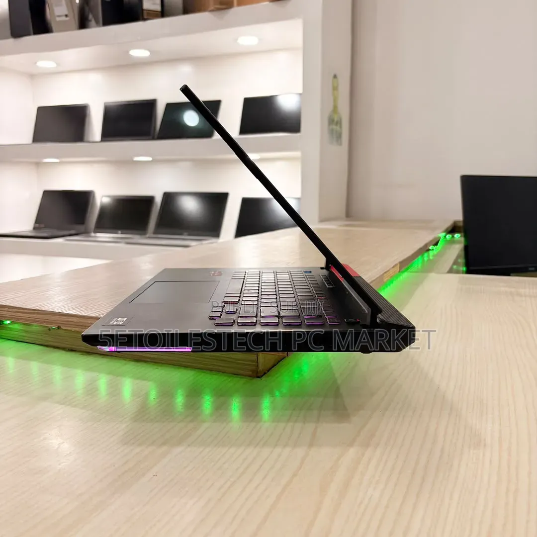 Nouveau Ordinateur portable Asus ROG Strix G15 32GB AMD Ryzen 7 SSD 1T