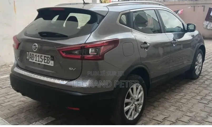 Nissan Rogue SV 2021 Gris