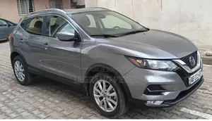 Nissan Rogue SV 2021 Gris