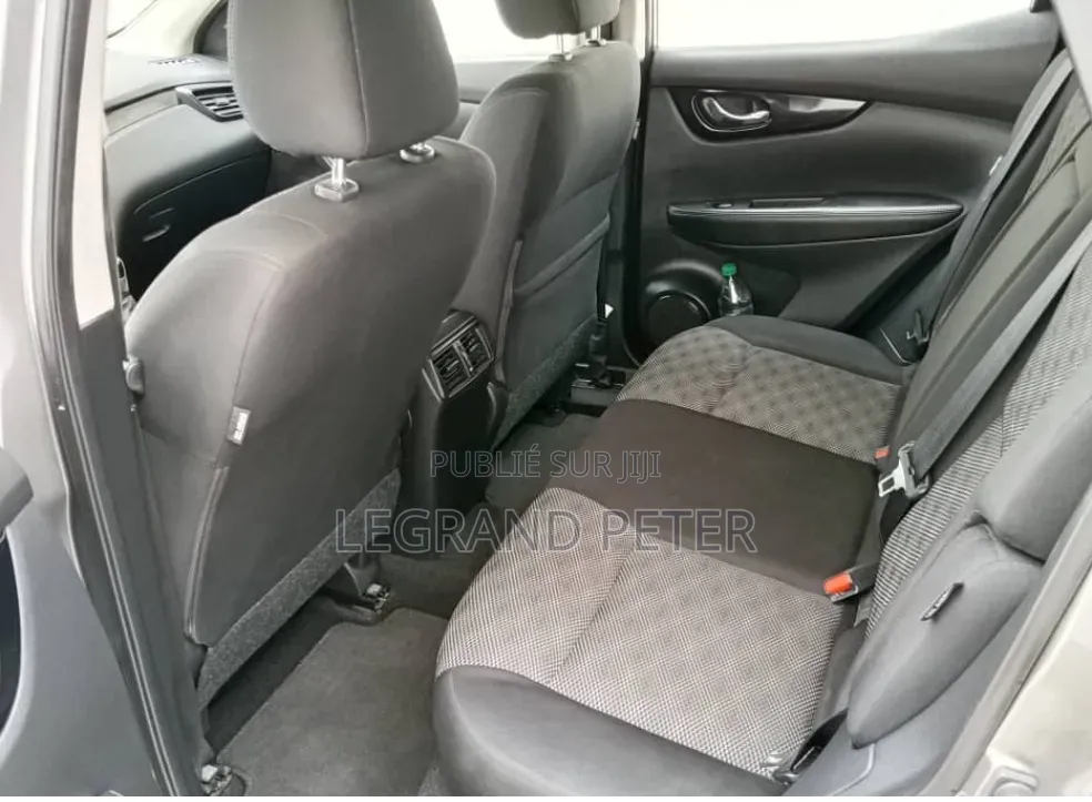 Nissan Rogue SV 2021 Gris