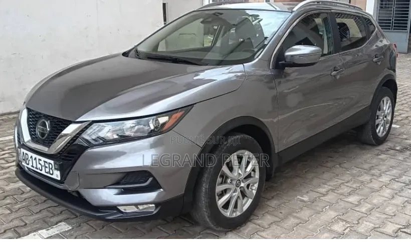 Nissan Rogue SV 2021 Gris