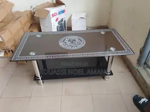 Table Vitrée
