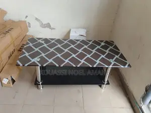 Table Vitrée