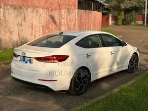 Hyundai Elantra 2018 Blanc