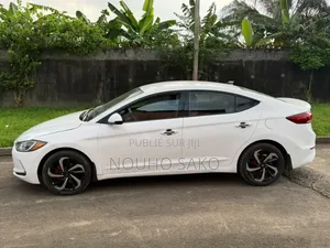 Hyundai Elantra 2018 Blanc