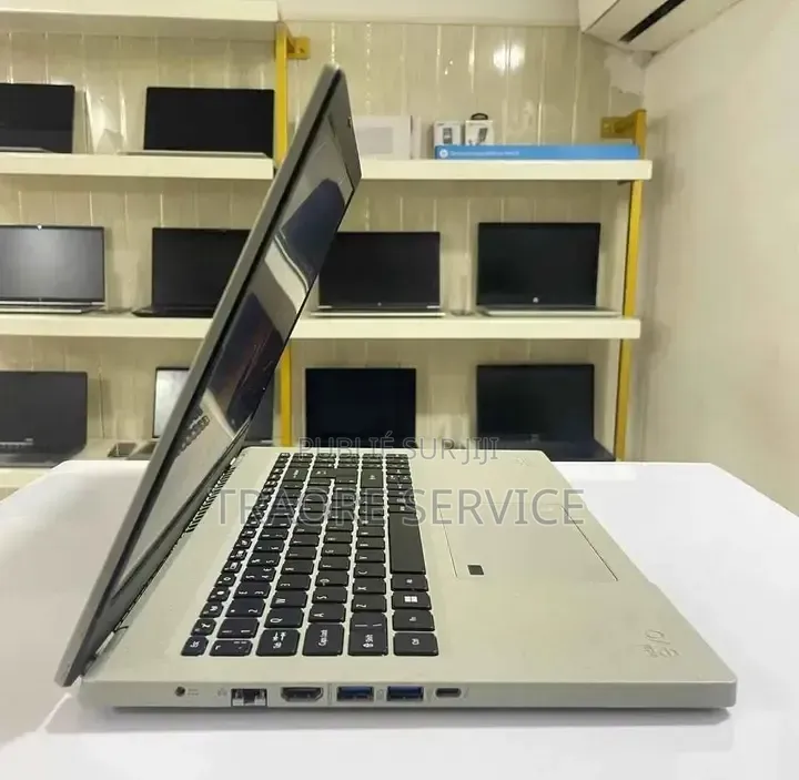 Nouveau Ordinateur de bureau HP 200 G4 32GB Intel Core i9 HDD 512GB