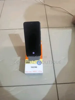 Nouveau Tecno Spark 40 Pro+ 256 GB Autre