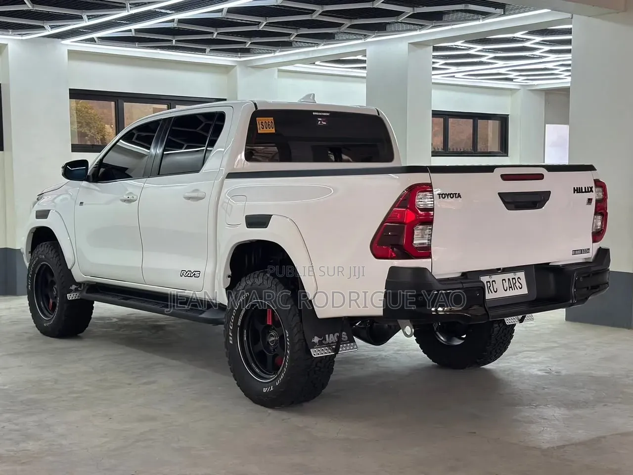Nouveau Toyota Corolla Fielder 2025 Blanc cassé